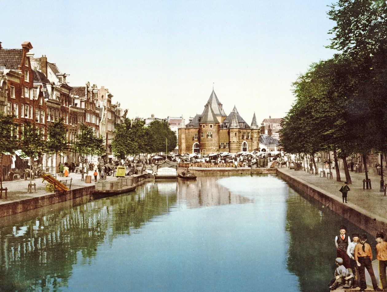O Novo Mercado e a Bolsa, Amsterdã, Holanda pub.c. 1900 de Dutch Photographer
