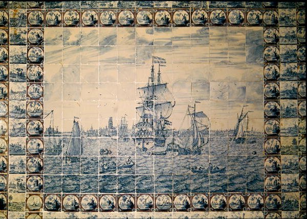 Painel de azulejos de Delft da casa de banho representando uma cena de expedição (faiança) de Dutch School