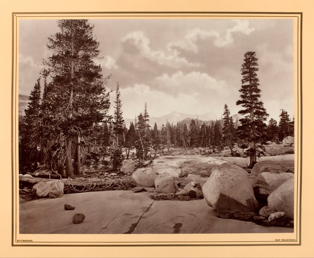 Canal da geleira antiga. Lago Tenaya. Sierra Nevada Mountains. de Eadweard Muybridge