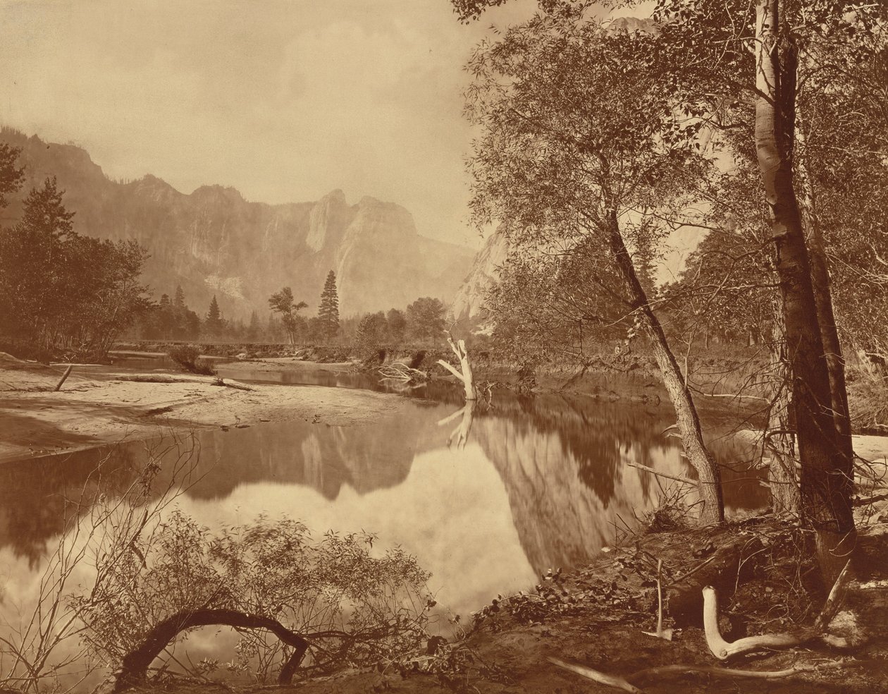Vale do Yosemite a partir do acampamento Mosquito, n.º 22, 1872 (fotografia) de Eadweard Muybridge