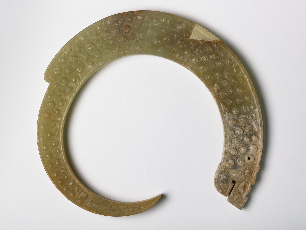 Pingente na forma de um dragão de curling (jade) de Eastern Zhou Dynasty Chinese School