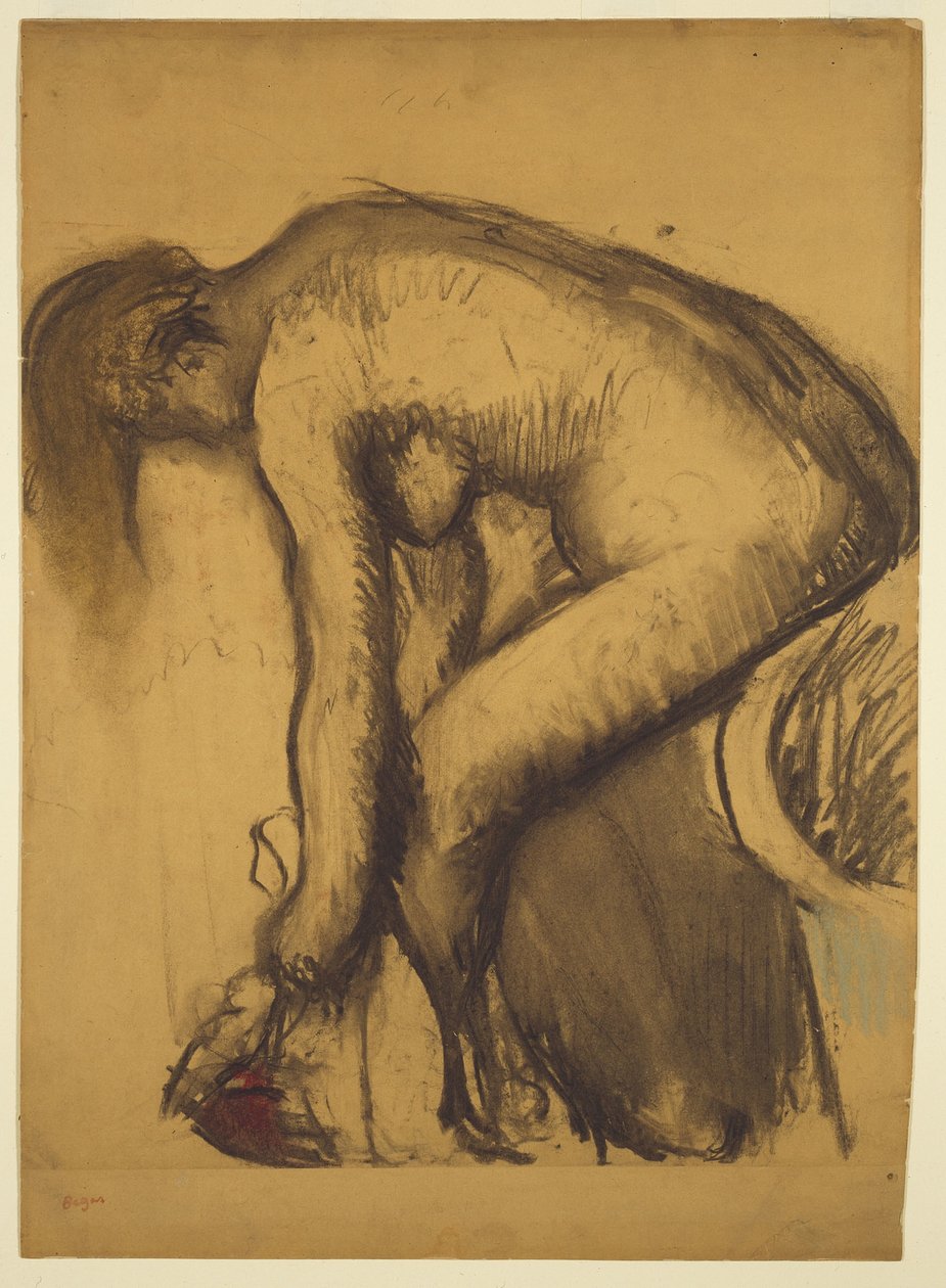 Depois do Banho (Mulher a Secar os Pés), c.1900 (carvão, aguada, pastel sobre papel colocado sobre tábua) de Edgar Degas