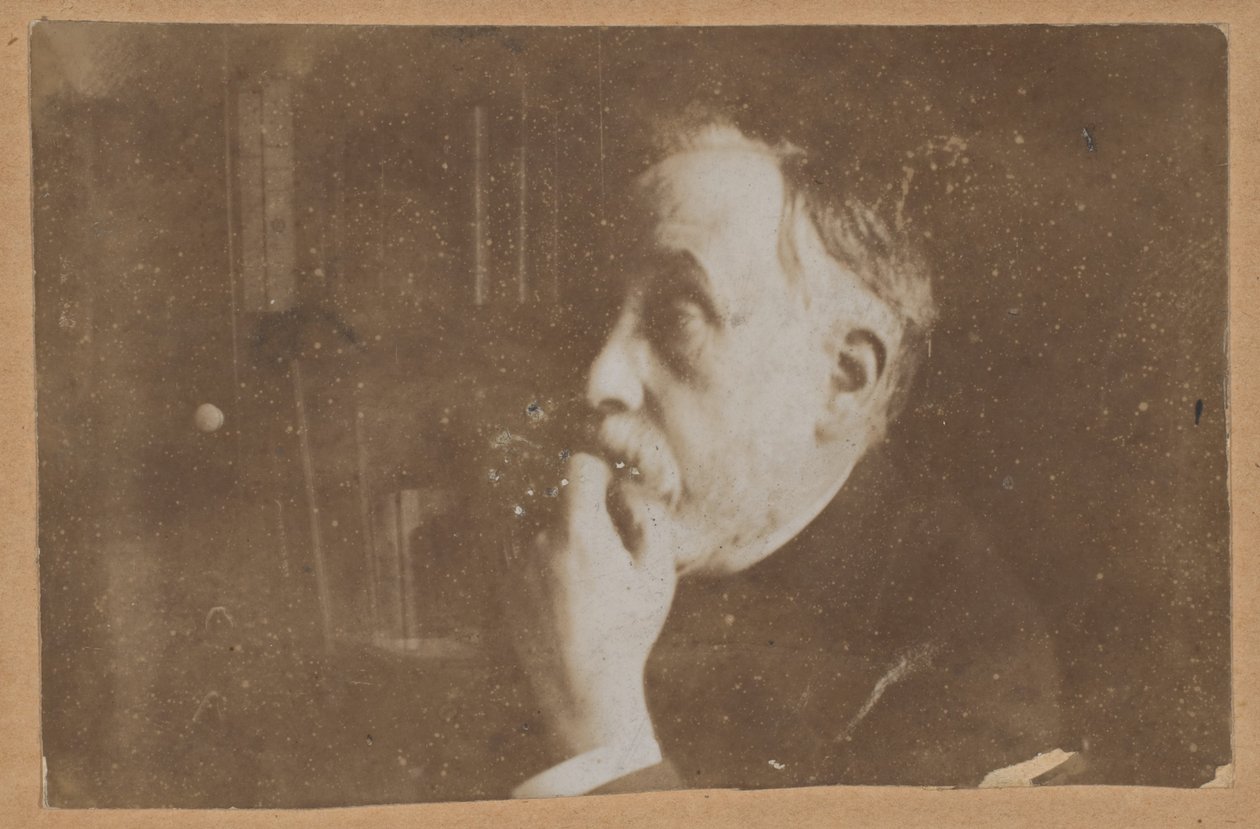 [Autorretrato na biblioteca (mão no queixo)] de Edgar Degas