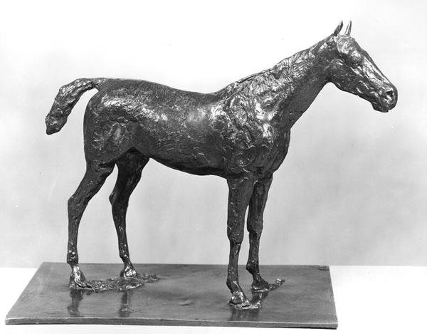 Cavalo em pé (bronze) (foto a p/b) de Edgar Degas