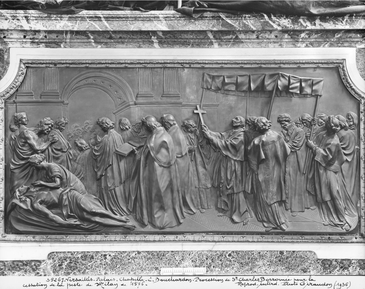 Procissão de São Carlos Borromeo para curar Milão da peste em 1576 (mármore) de Edmé Bouchardon