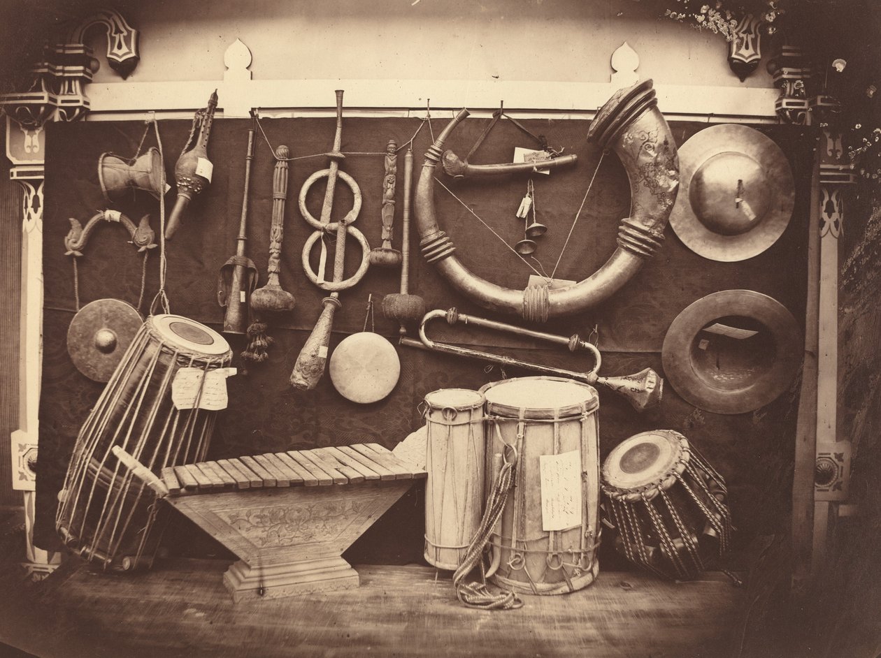 Natureza morta de instrumentos musicais de Edmond Lebel