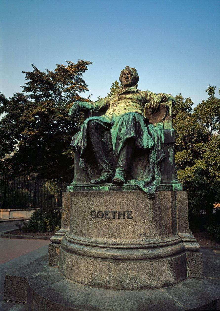 Monumento em homenagem ao poeta alemão Johann Wolfgang von Goethe (1749-1832) feito por Edmund von Hellmer (1850-1935) de Edmund Ritter von Hellmer