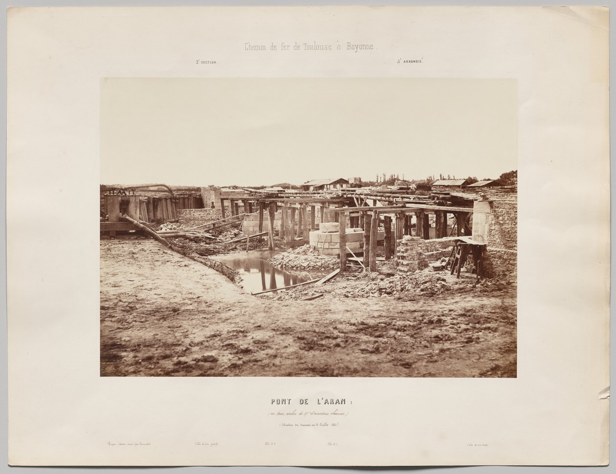 Caminho-de-ferro de Toulouse a Bayonne. Ponte de Aran (em três arcos, cada um com 17m de largura). Situação das obras em 21 de Julho de 1861 de Édouard Baldus