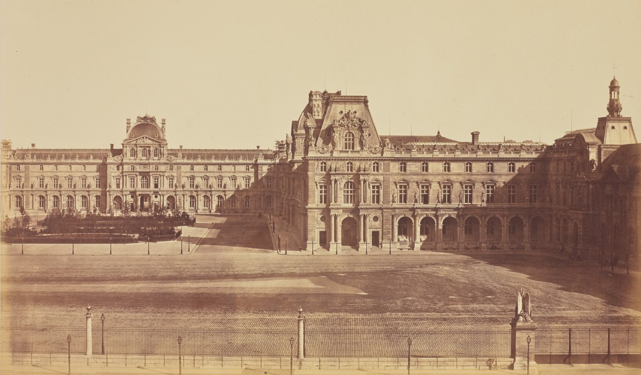 A Cour Napoléon vista das Tulherias, Louvre, Paris de Édouard Baldus