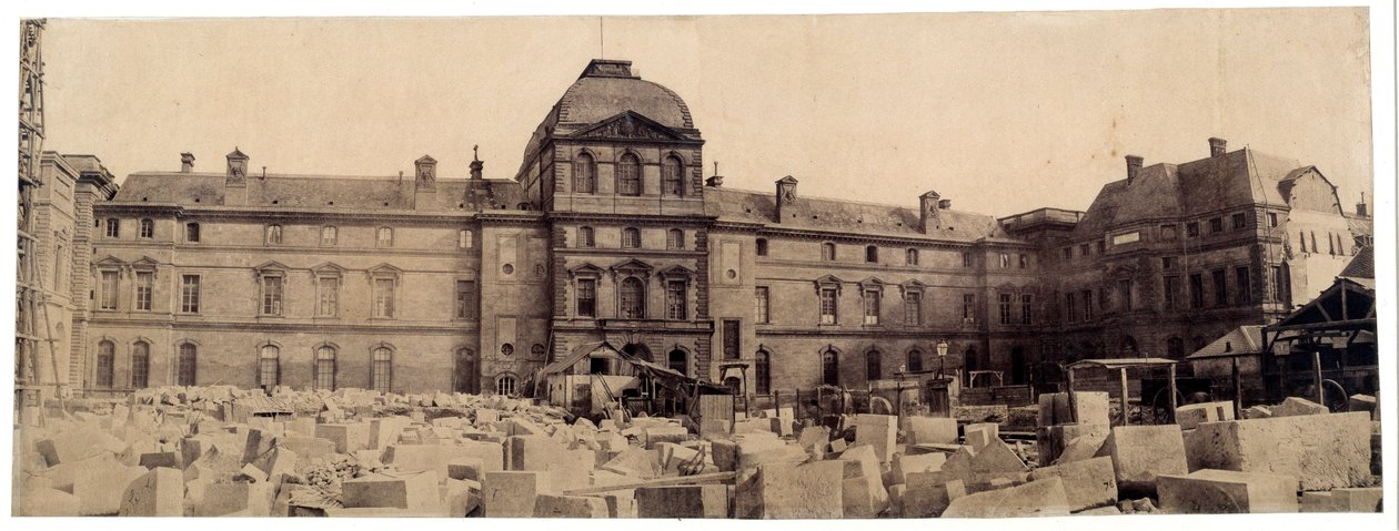 O Museu do Louvre: o pátio Napoleão do carrossel de Edouard Denis Baldus