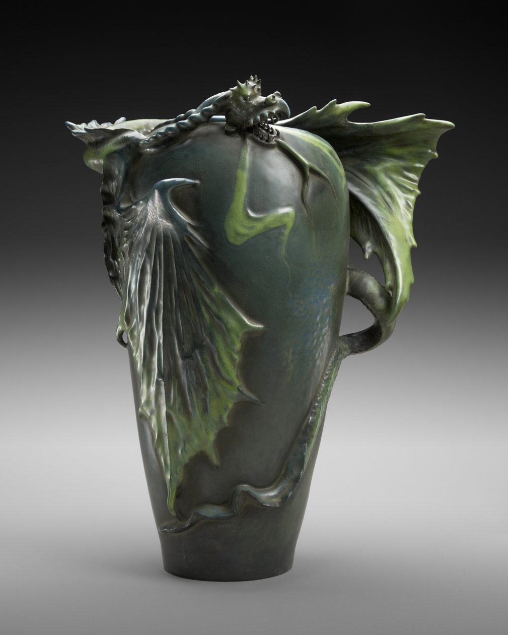 Vaso "Dragon", Riessner, Stellmacher & Kessel, c. 1900 (faiança) de Edouard Stellmacher