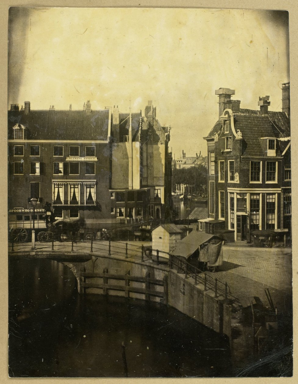 Vista da casa de hóspedes Rondeel em Amsterdã da casa do fotógrafo de Eduard Isaac Asser