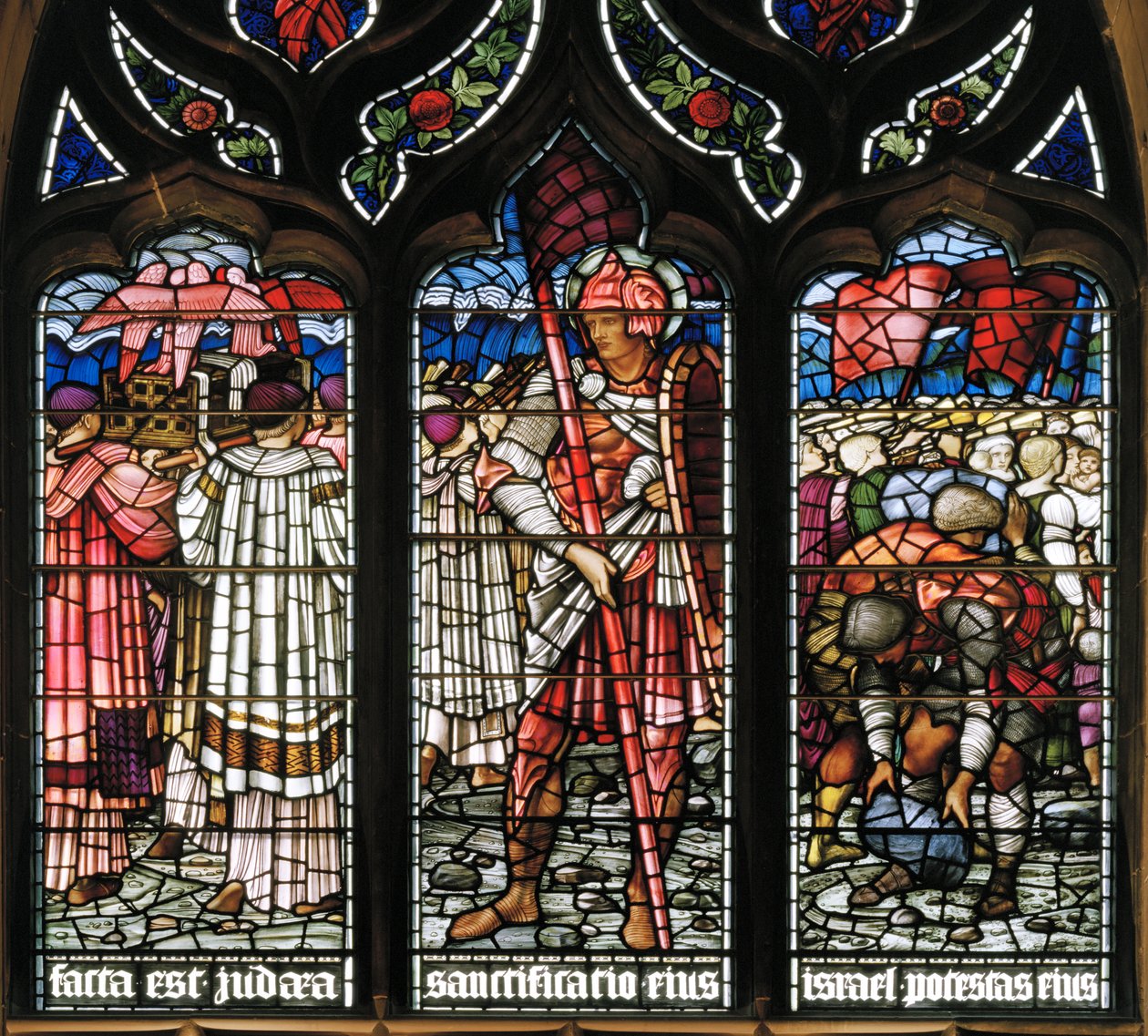 Edimburgo, St Giles Catedral, Morris & Co., Edward Burne-Jones, Josué, cruzando o Mar Vermelho, 1886, cavaleiro medieval de Edward Burne Jones