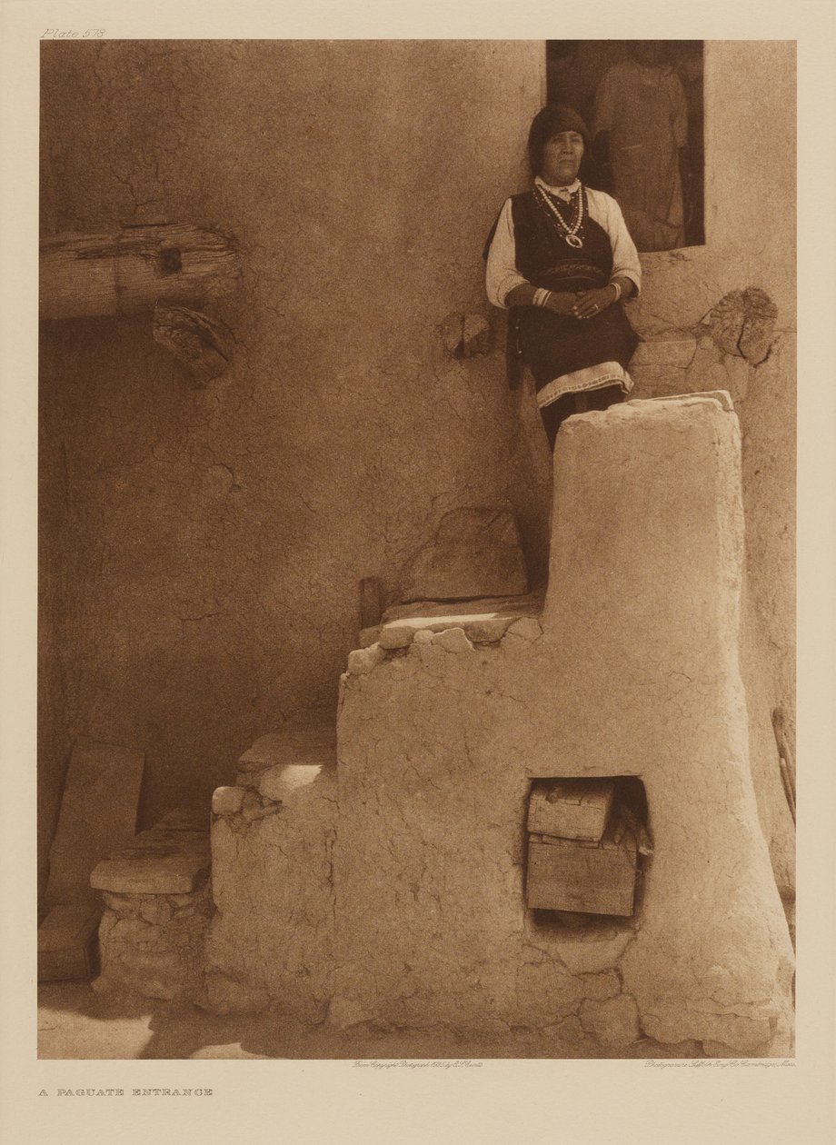 A Paguate Entrance de Edward S. Curtis