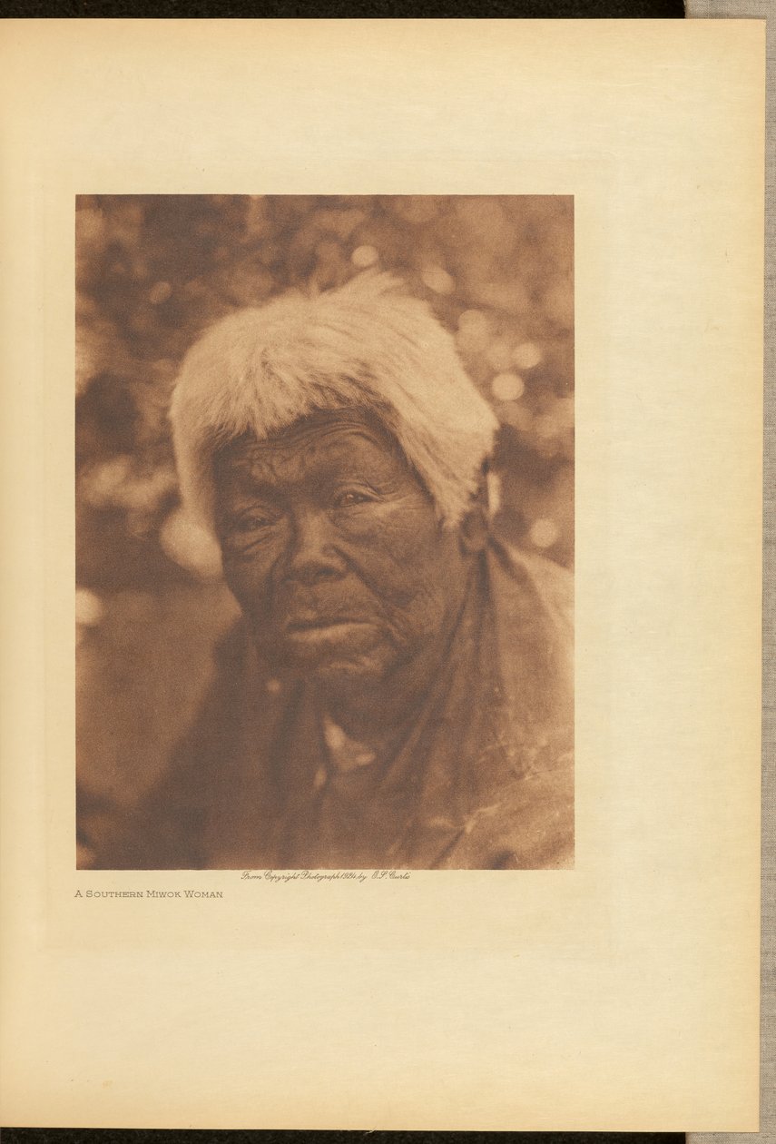 Uma mulher Miwok do Sul de Edward S. Curtis