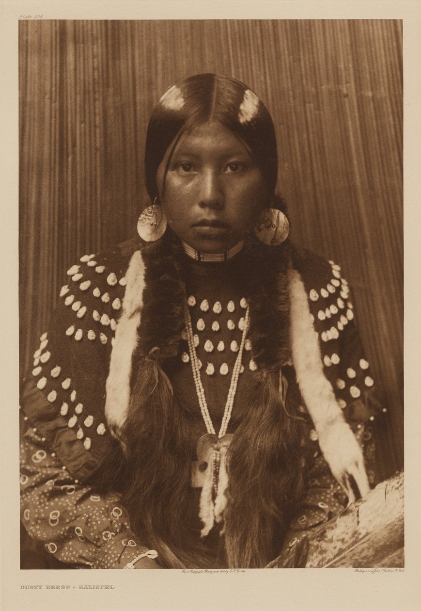Vestido empoeirado - Kalispel de Edward S. Curtis