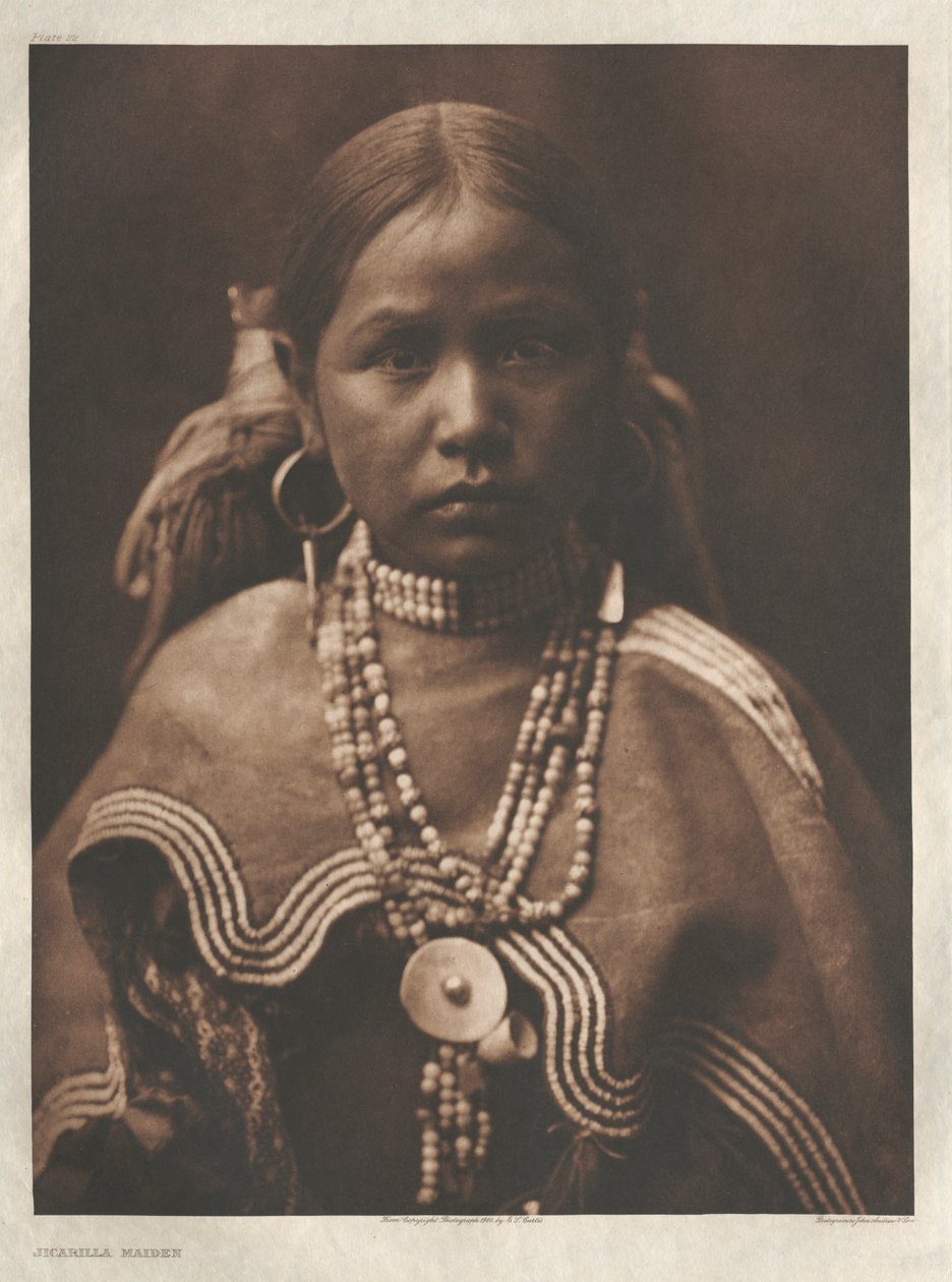 Portfolio I, Chapa 22: Donzela de Jicarilla de Edward S. Curtis