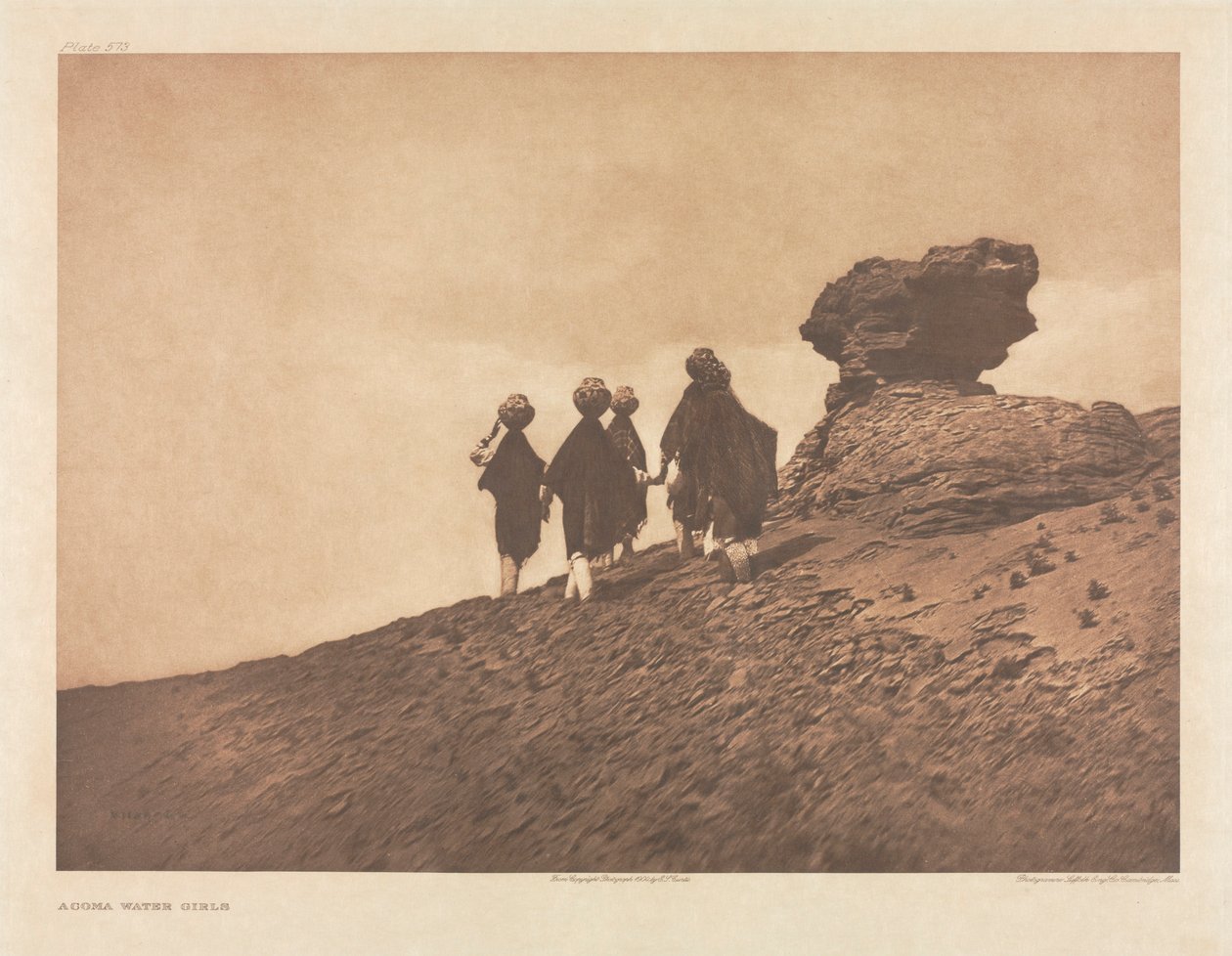 Portfolio XVI, Placa 573: Raparigas da água de Acoma de Edward S. Curtis