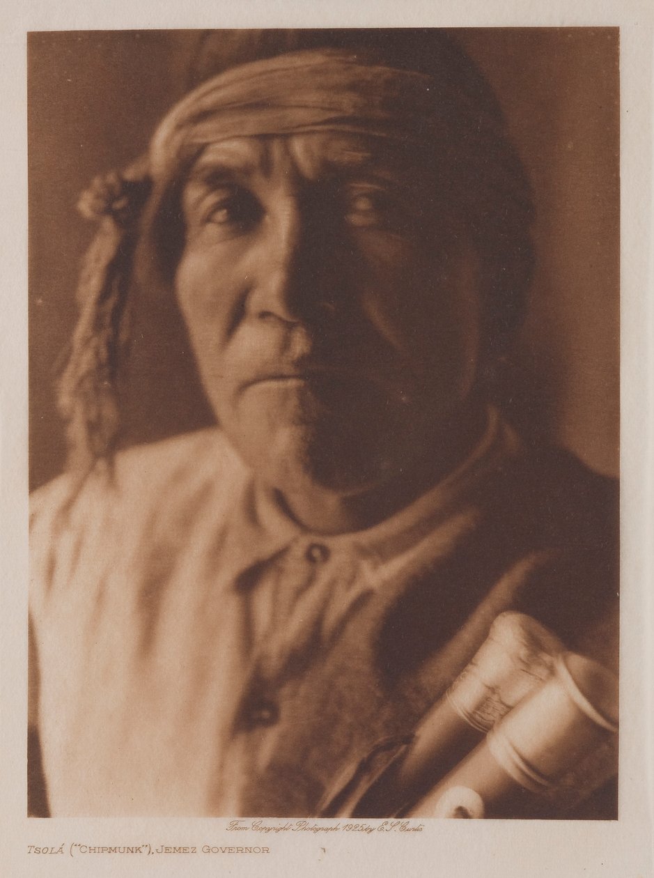 Tsola (Chipmunk), Governador de Jemez de Edward S. Curtis