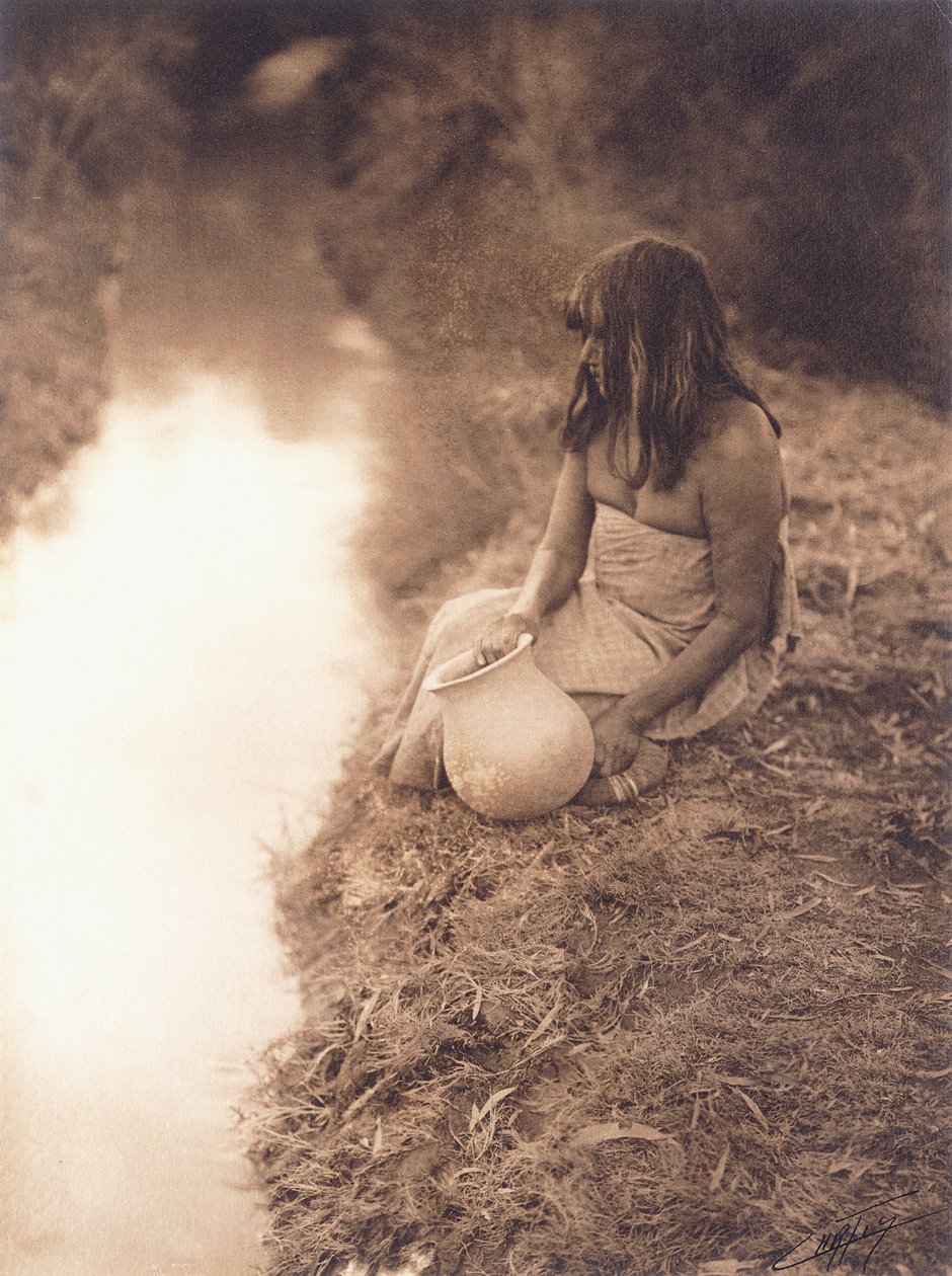 Maricopa Woman at the Stream de Edward Sheriff Curtis