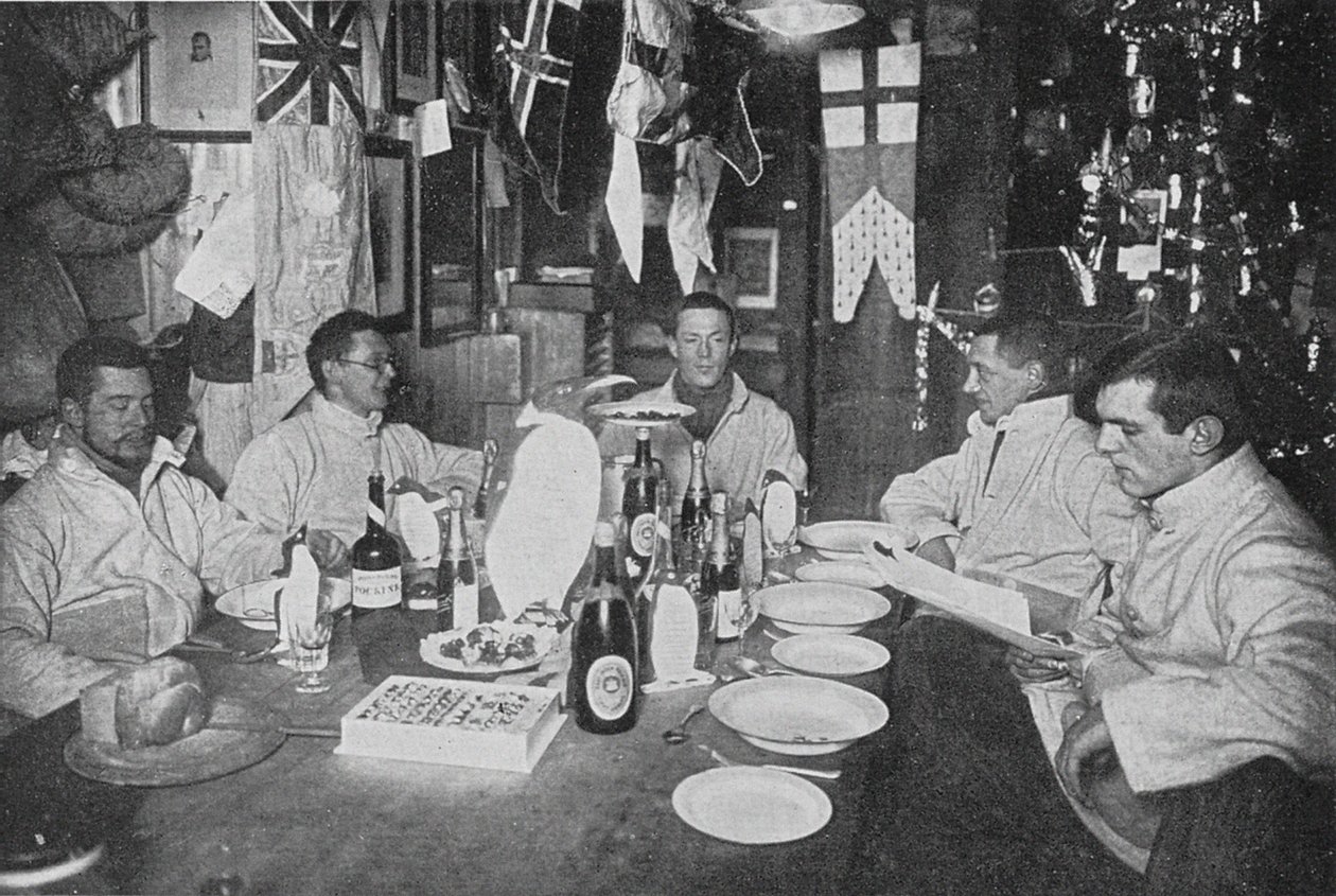 Jantar do solstício de inverno, 22 de junho de 1912 (foto p - b) de Edward W. Nelson