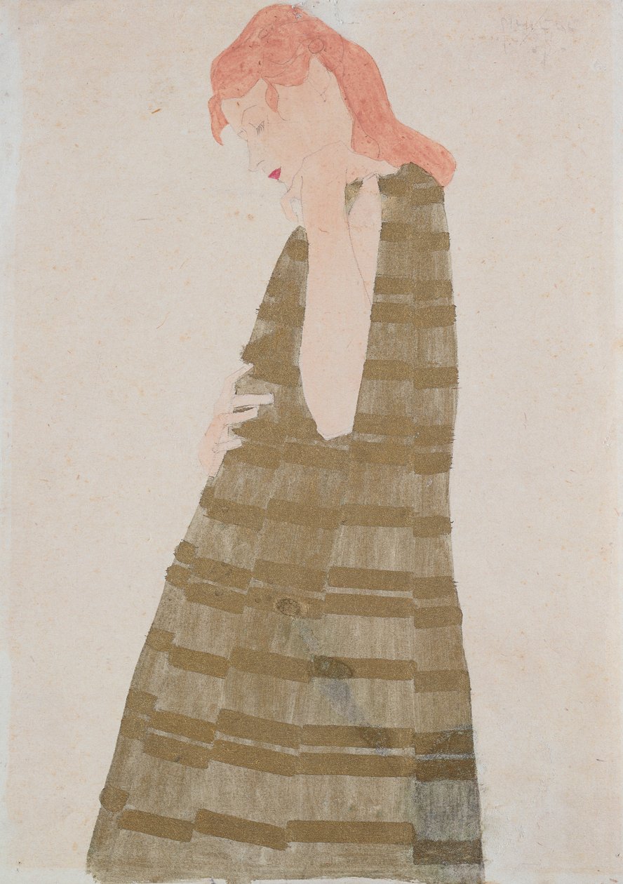Mulher em pé em um vestido dourado de Egon Schiele