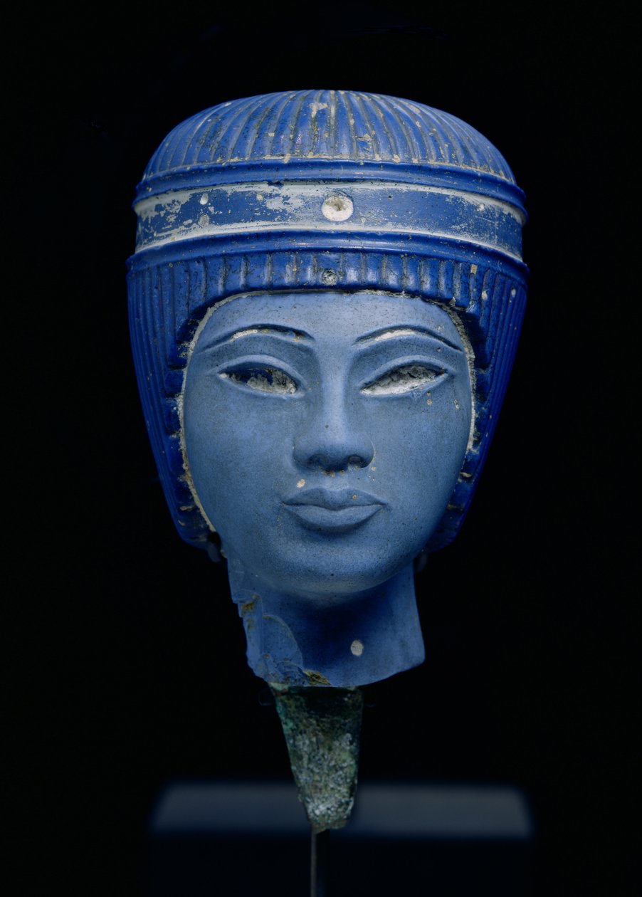 Cabeça real falsa, originalmente pensada para ser Tutancâmon (vidro prensado) (veja também 93797) de Egyptian