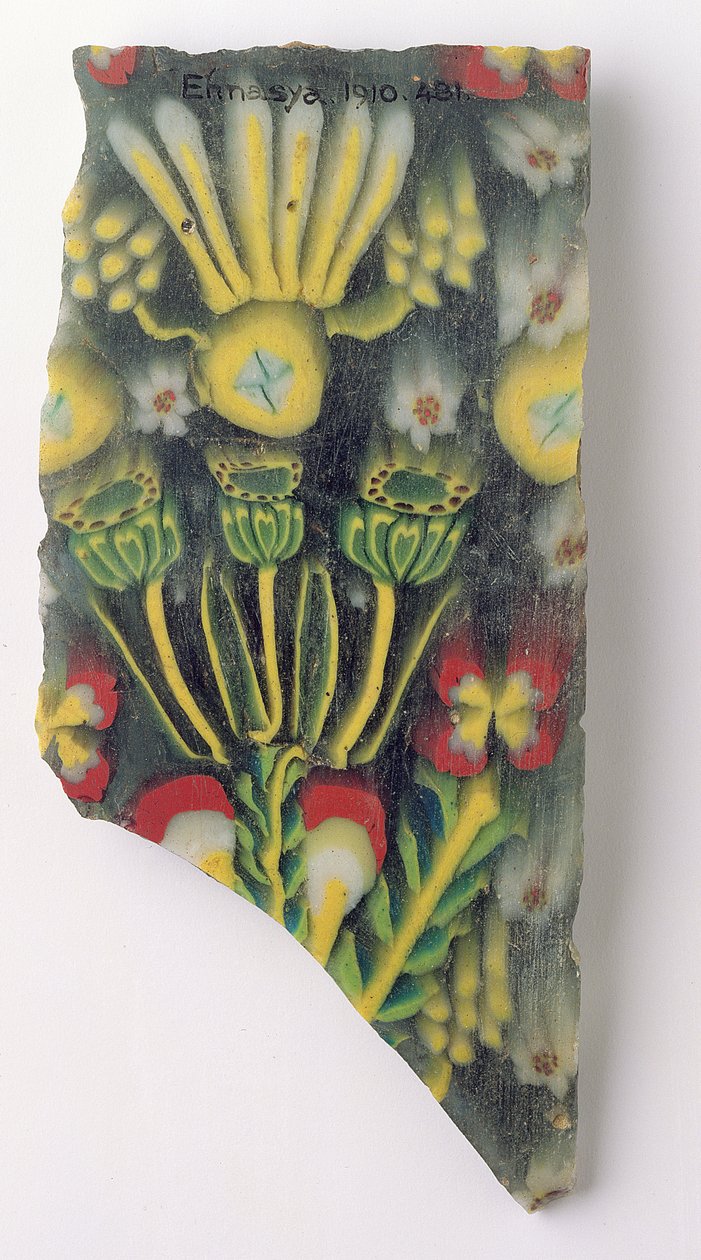Fragmento de uma telha com plantas nilóticas, incluindo frutas de lótus, de Ihnasya, Egito Médio, 1 º século aC - 1 º século dC (vidro de mosaico) de Egyptian