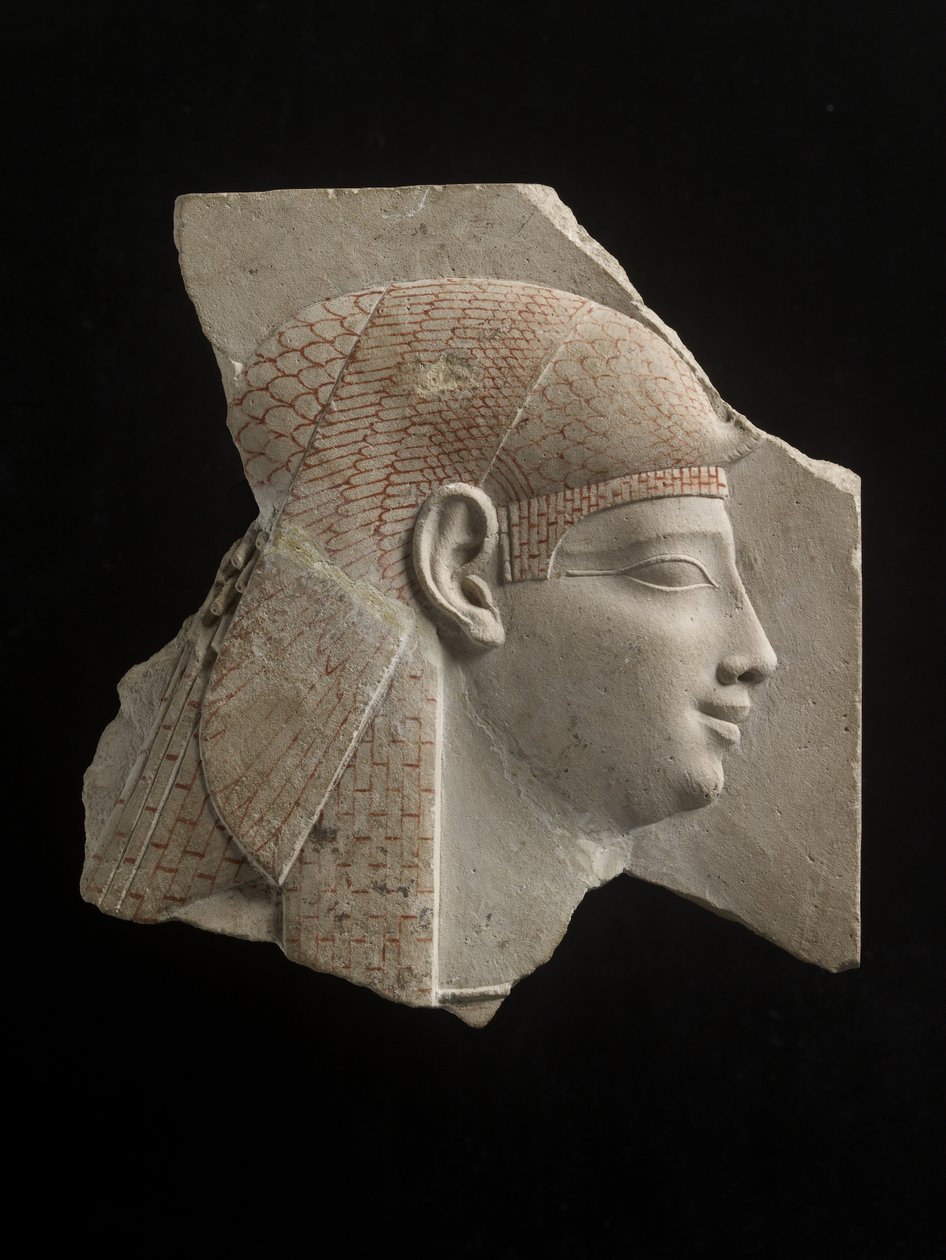 Prova do escultor mostrando uma cabeça perfilada de Ísis ou uma rainha ptolomaica como Isis, detalhes desenhados em vermelho, provavelmente c.332-30 aC (calcário) de Egyptian