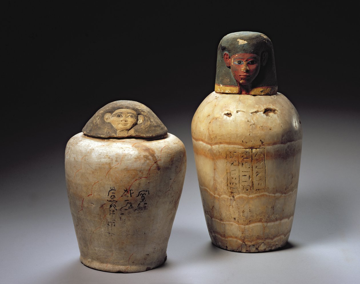 Dois frascos canopos de Egyptian