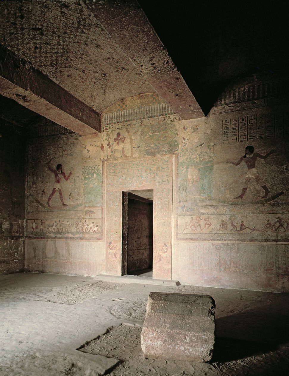 O túmulo de Khnumhotep III com pinturas murais mostrando Khnumhotep e sua esposa pescando e pescando em pântano de papiro, Reino Médio de Egyptian 12th Dynasty