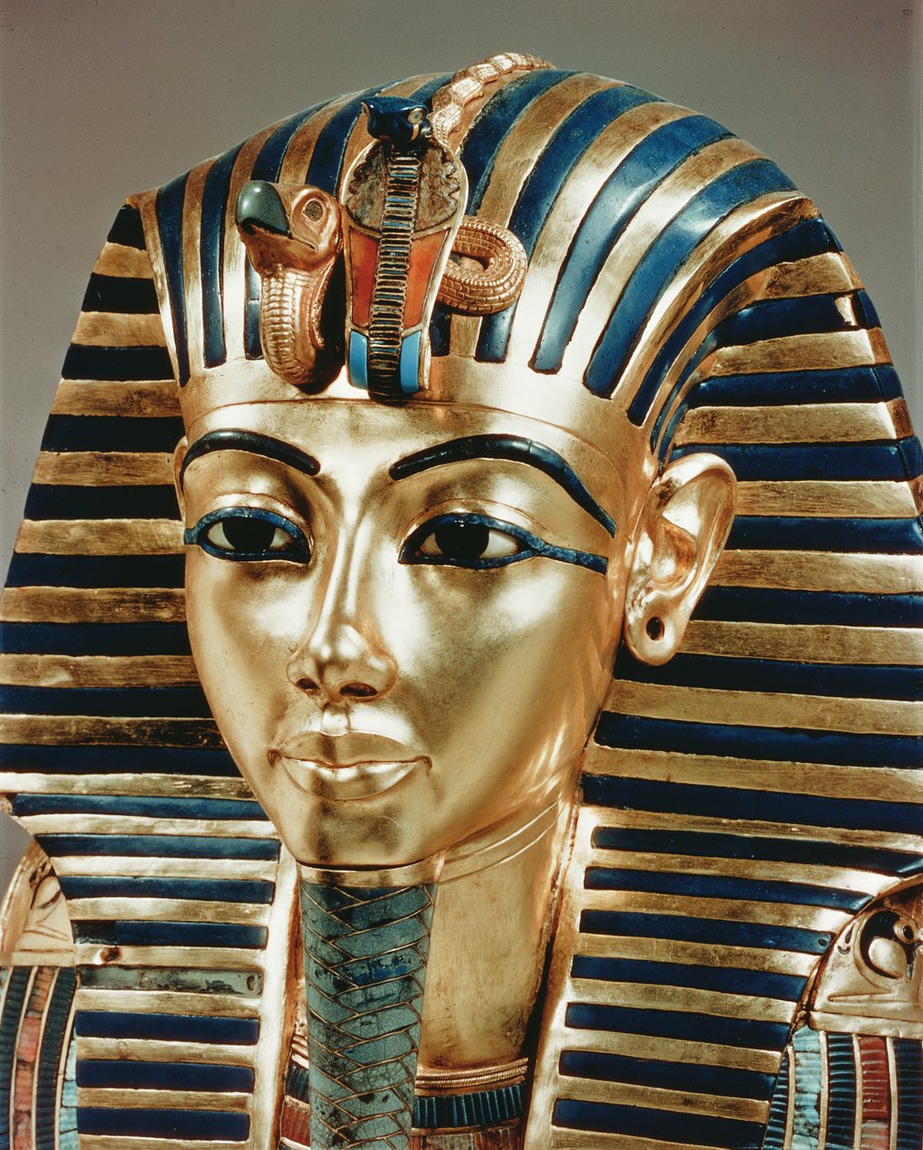 A máscara de ouro, do tesouro de Tutancâmon c.1370-52 aC c.1340 aC ouro de Egyptian 18th Dynasty