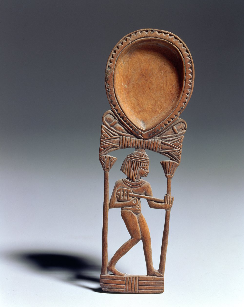 Colher cosmética com uma figura de um lutenist, New Kingdom (madeira) de Egyptian 18th Dynasty