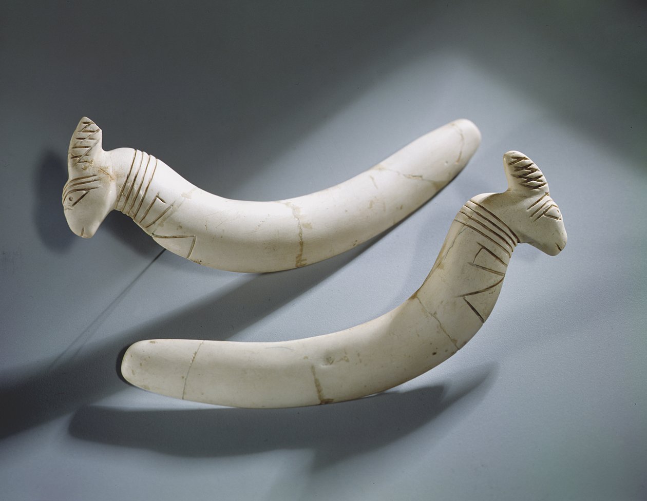Par de castanholas, período de finito (hipopótamo marfim) de Egyptian 1st Dynasty