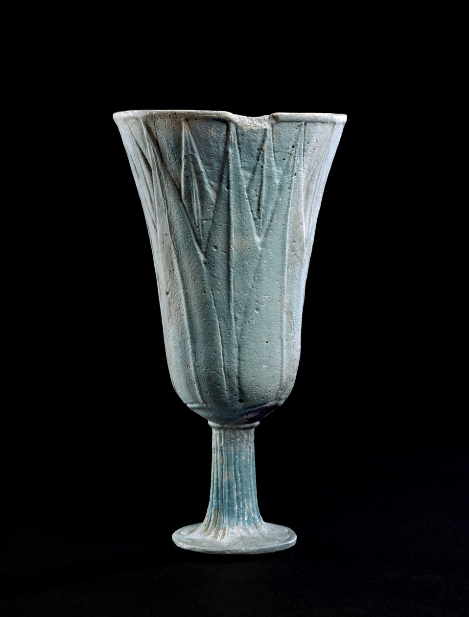 Cálice de faiança em forma de faiança de flor de lótus de Egyptian 22nd Dynasty
