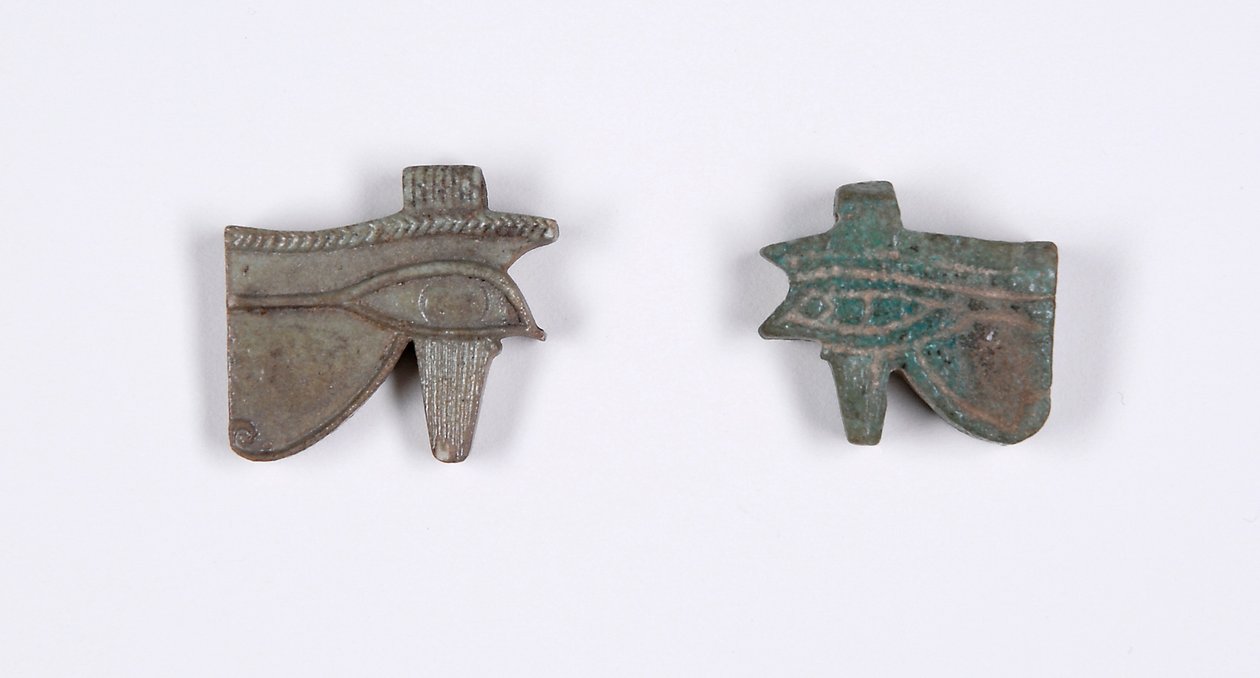 Udjat Eye Amulet, 750 BC faiança e esmalte verde de Egyptian 22nd Dynasty