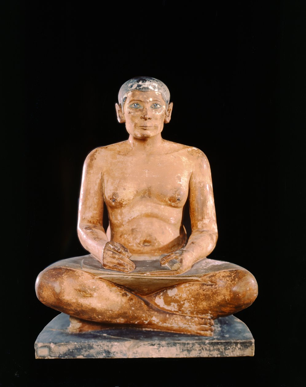 Estátua Escriba Agachada, de Saqqara, Reino Antigo (calcário, alabastro e cristal de rocha) (ver também 391129) de Egyptian 5th Dynasty