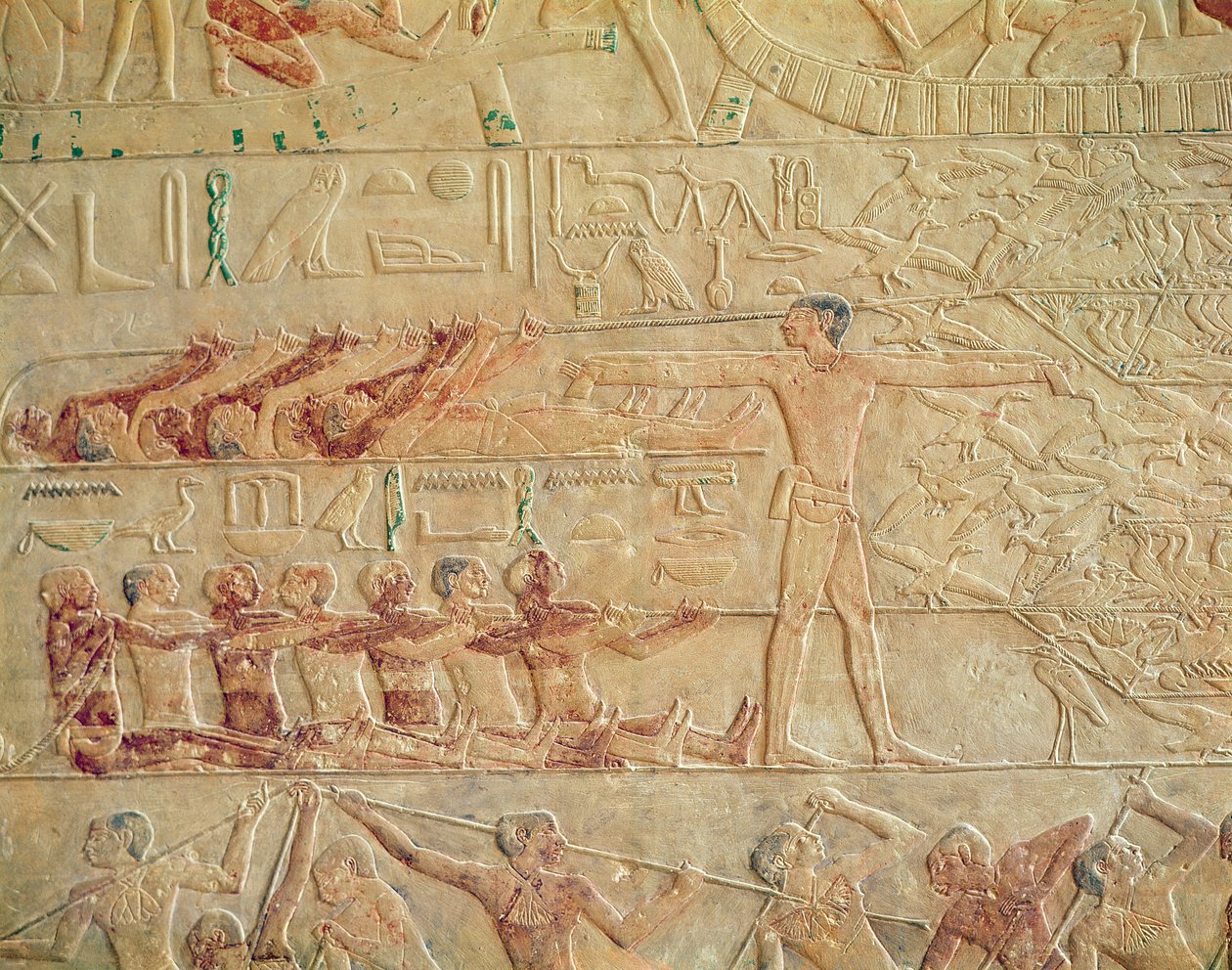 Relevo representando homens exercendo, do Mastaba de Ptah-Hotep e Akhti-Hotep, Reino Antigo (pedra calcária pintada) de Egyptian 5th Dynasty