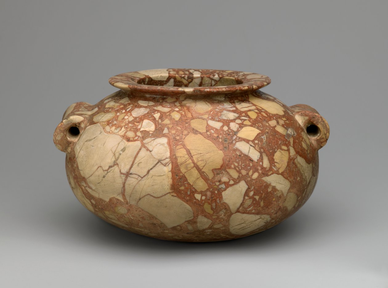 Jar com alças tubulares, c.3600-3000 aC (breccia) de Egyptian