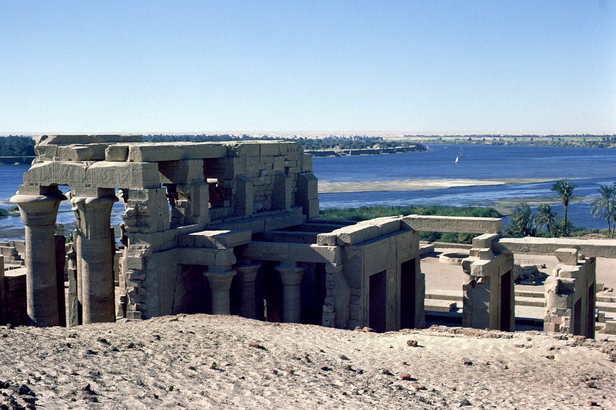 Vista do Templo Duplo Romano e Ptolomaico de Sobek e Haroeris no Rio Nilo de Egyptian