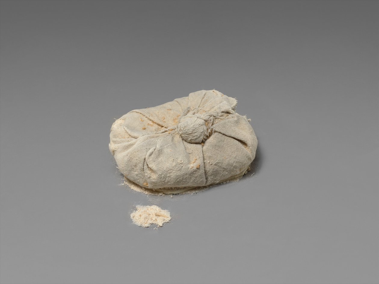 Saco de Natron de Tutankhamuns Embalming Cache, c.1336-27 aC (linho, natrão) de Egyptian 18th Dynasty