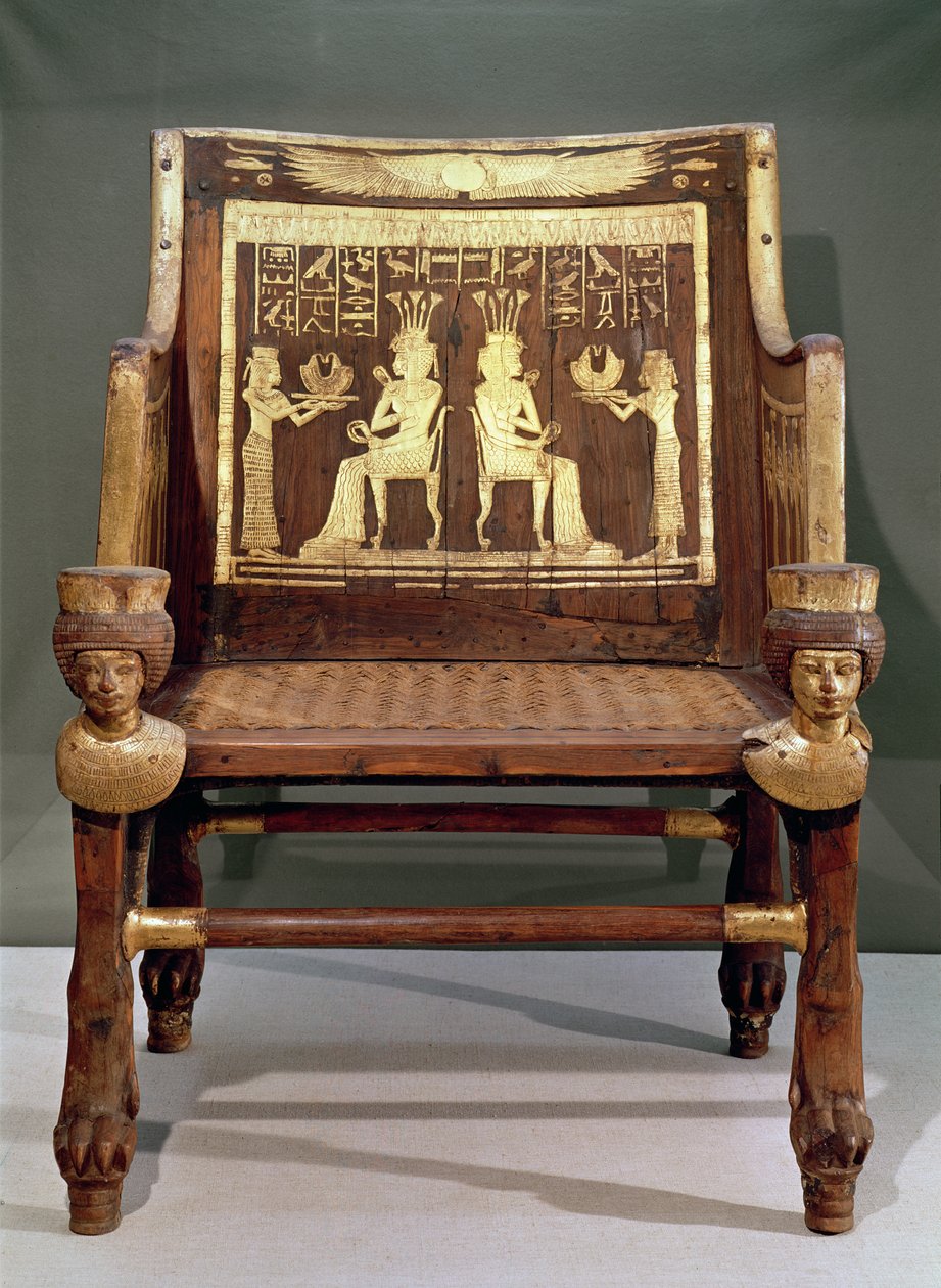 Cadeira pertencente à Princesa Satamun, filha de Amenophis III, Novo Reino, c.1391-1353 AC (madeira e bronze dourado) de Egyptian 18th Dynasty