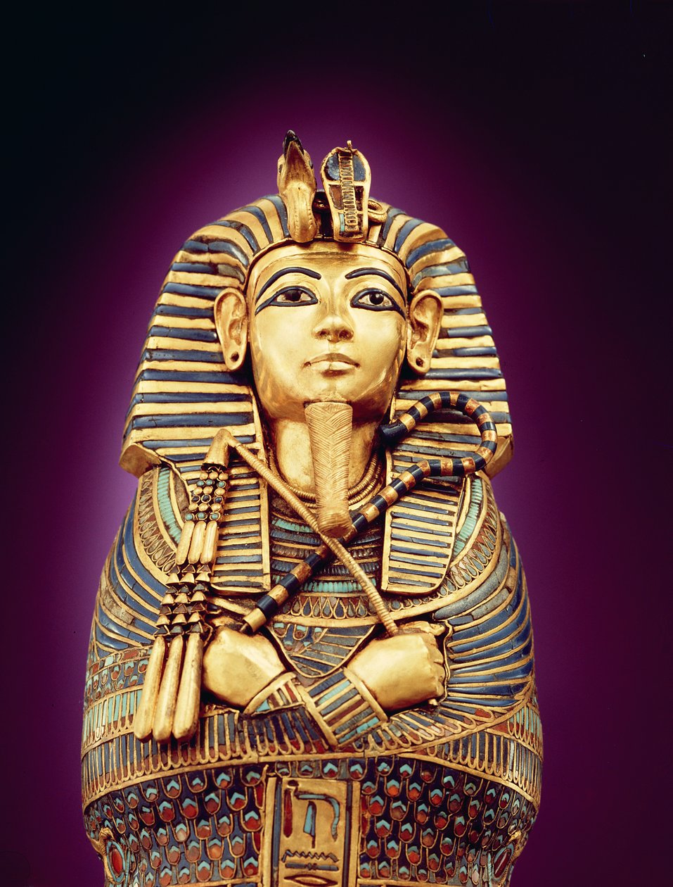Detalhe da vista frontal de um dos caixões canópicos, do Túmulo de Tutankhamun, Novo Reino (incrustado em ouro com vidro colorido e cornelian) de Egyptian 18th Dynasty
