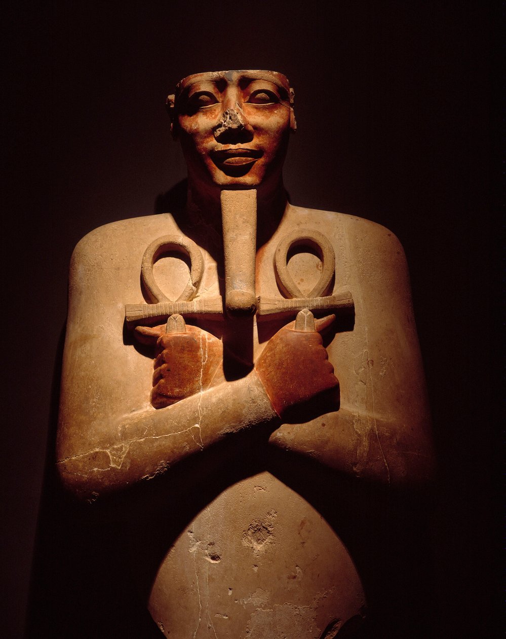 Antiquidade egípcia: Osiriac pilar de Sesostris I, do templo de Amon em Karnak. 1971-1926 AC. Museu de Arte Egípcia, Luxor (ou Luxor) de Egyptian 18th Dynasty