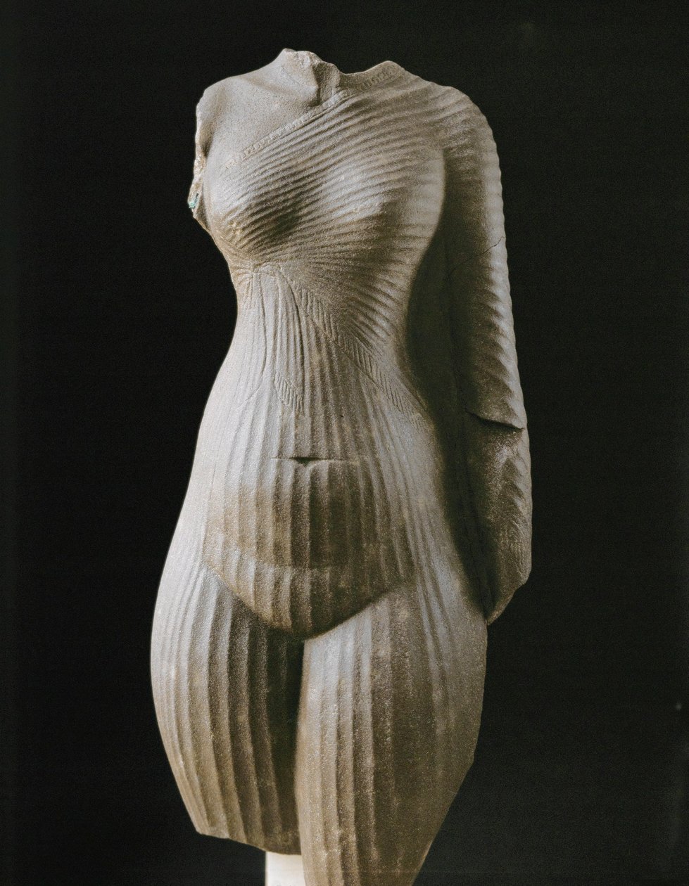 Torso feminino, provavelmente Nefertiti, mulher do faraó ... de Egyptian 18th Dynasty
