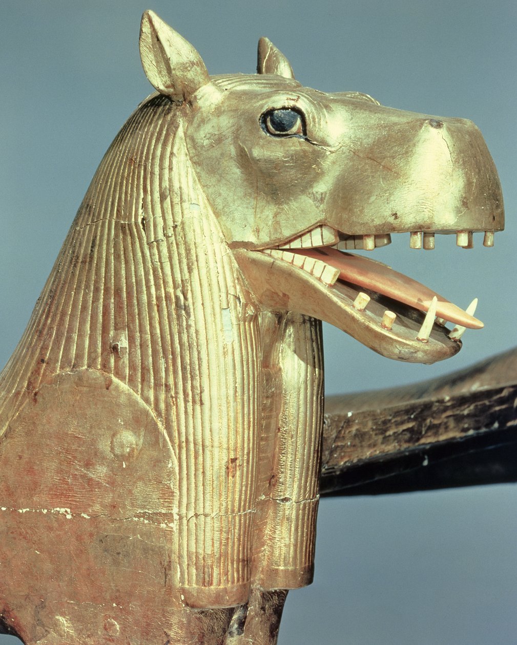 Cabeceira funerária na forma da deusa Tueris, do túmulo de Tutancâmon (c.1370-52 aC) Novo reino (madeira dourada) de Egyptian 18th Dynasty