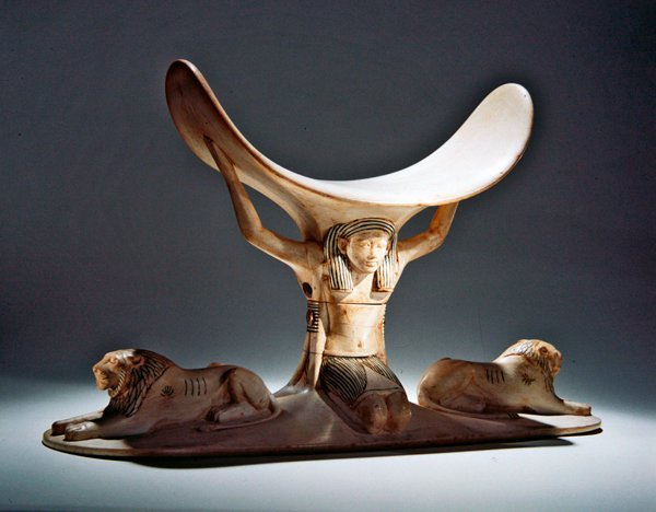 Encosto de cabeça com Shu, o deus egípcio do ar, do túmulo de Tutankhamon, Novo Reino de Egyptian 18th Dynasty