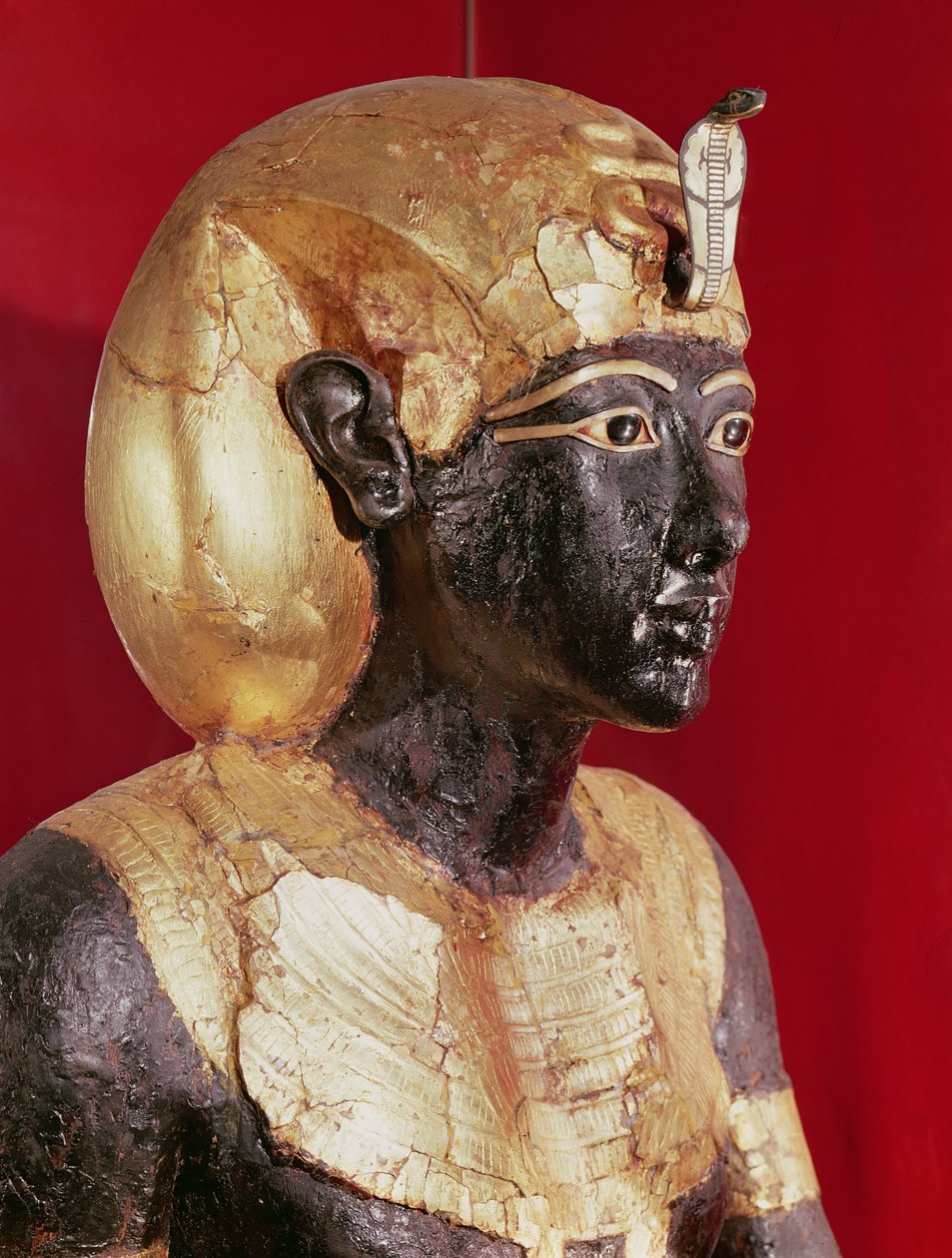 Estátua em tamanho natural de Tutancâmon, do túmulo de Tutancâmon de Egyptian 18th Dynasty