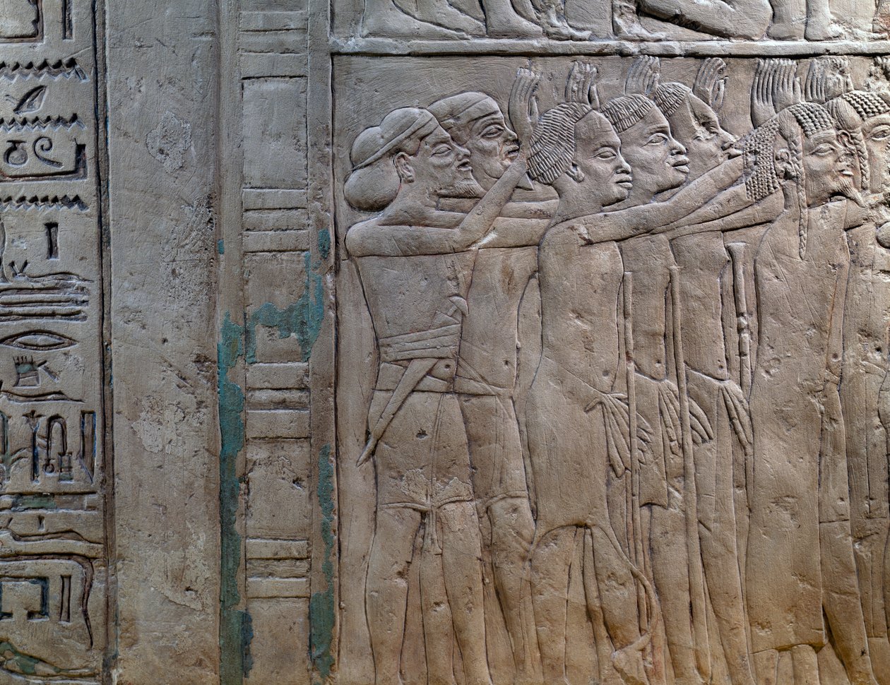 Príncipes da Núbia, da Líbia, da Síria e da Palestina vêm prestar homenagem ao rei, baixo-relevo em calcário, do Túmulo Memphite de Horemheb, em Saqqara, Civilização Egípcia, Novo Reino, Dinastia XVIII de Egyptian 18th Dynasty