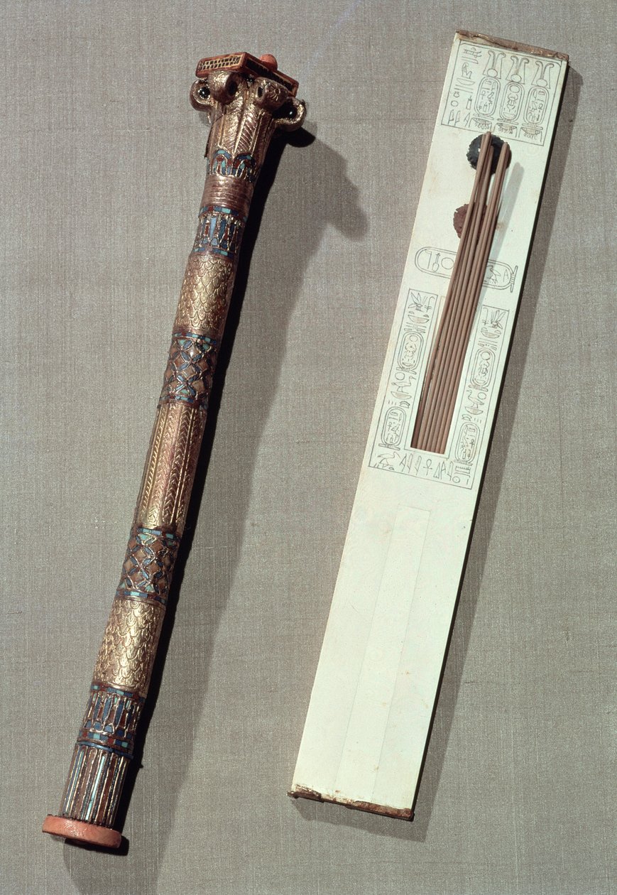 Escriba paleta e um caso para escrever palhetas, do túmulo de Tutancâmon (c.1370-52 aC) Novo Reino (ver também 228566) de Egyptian 18th Dynasty